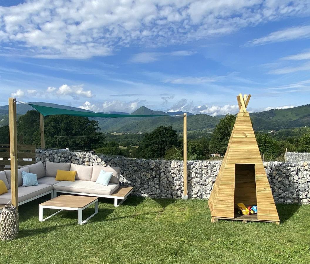 Villa jacuzzi vue sur les Pyrénées Seilhan Esterno foto