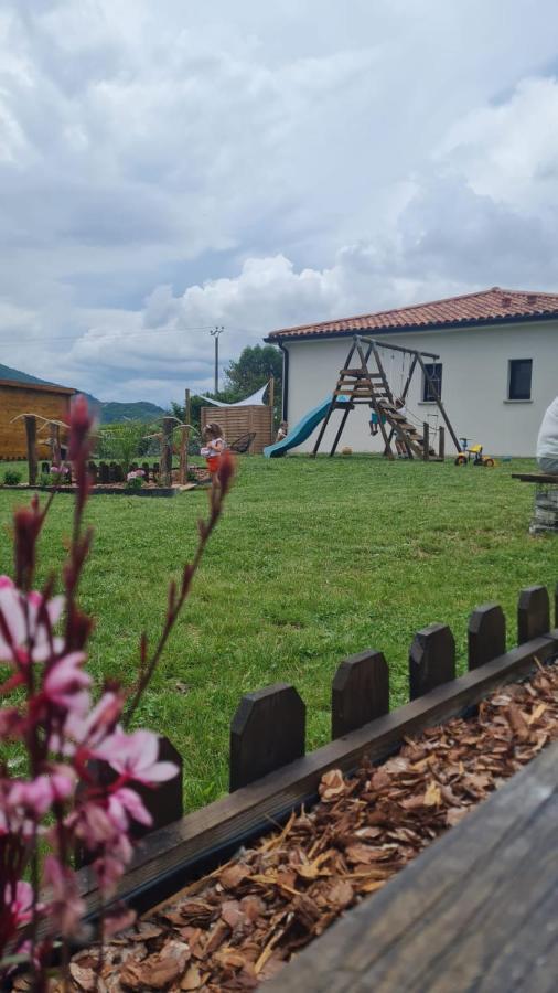 Villa jacuzzi vue sur les Pyrénées Seilhan Esterno foto