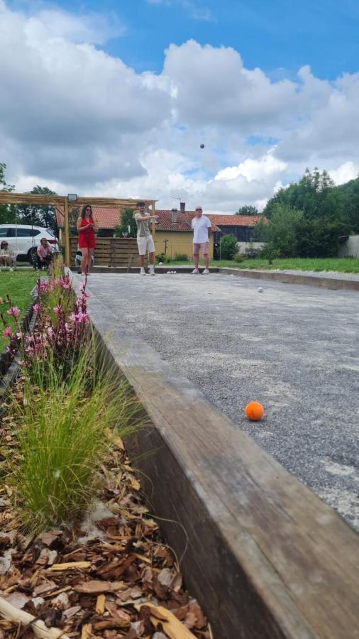 Villa jacuzzi vue sur les Pyrénées Seilhan Esterno foto